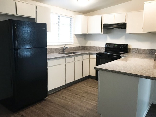 Building Photo - 3020 N. Balboa Avenue #5
