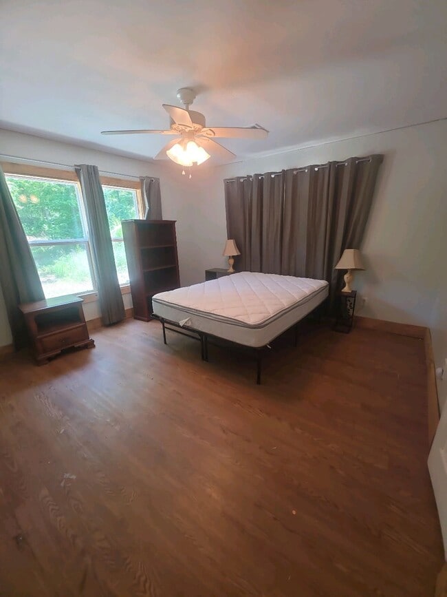 Foto del edificio - 147 Bayou Rd