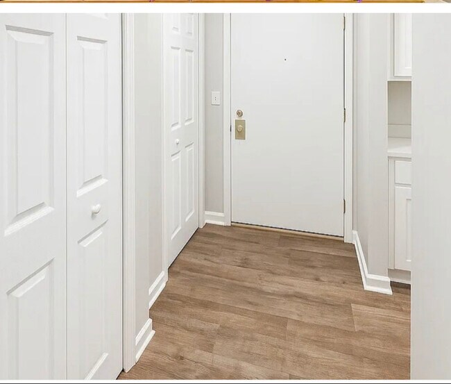 Foto del edificio - 1870 Tall Oaks Dr