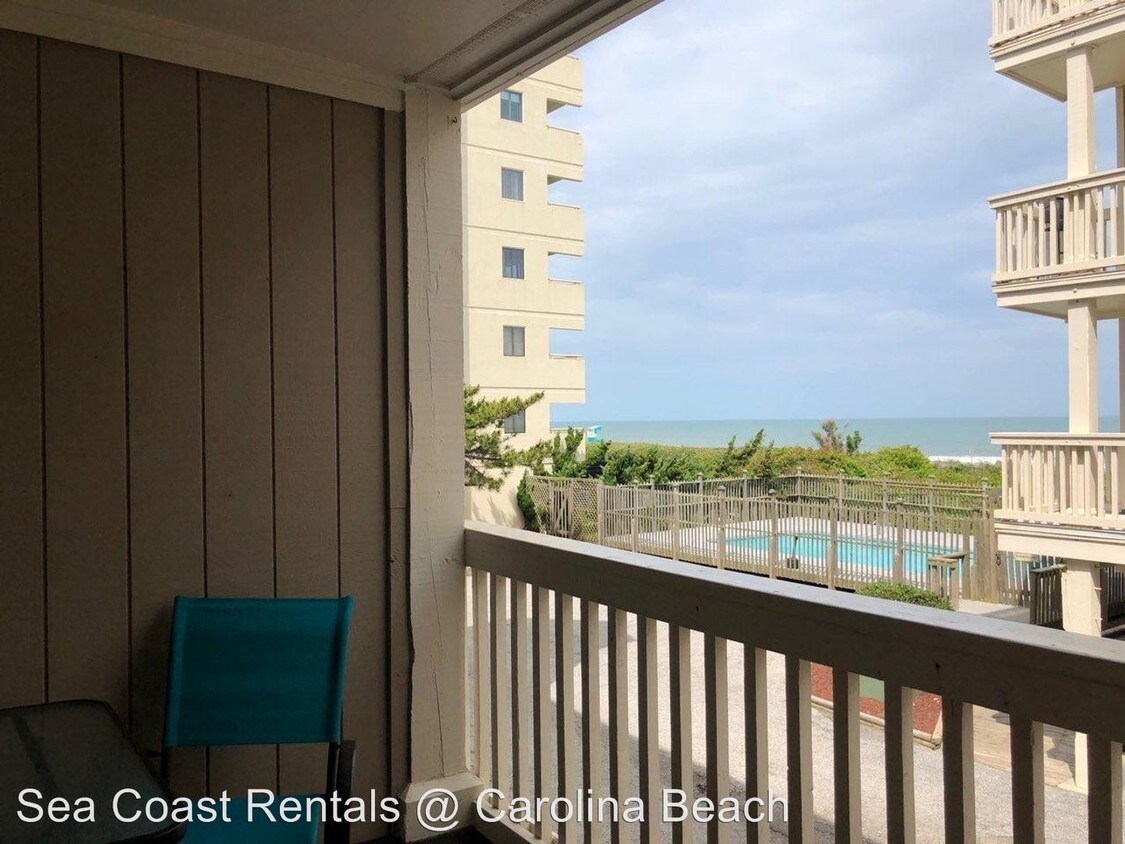 1409 S Lake Park Blvd, Carolina Beach, NC 28428 Room for Rent in