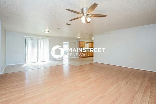 Foto del edificio - 1320 Arlington Cir