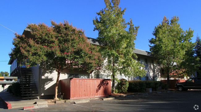 Building Photo - Twin Gardens Apartments