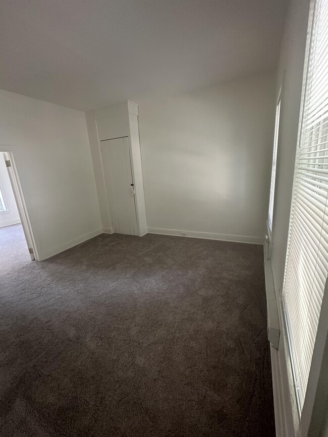 Building Photo - 368 E Philadelphia St