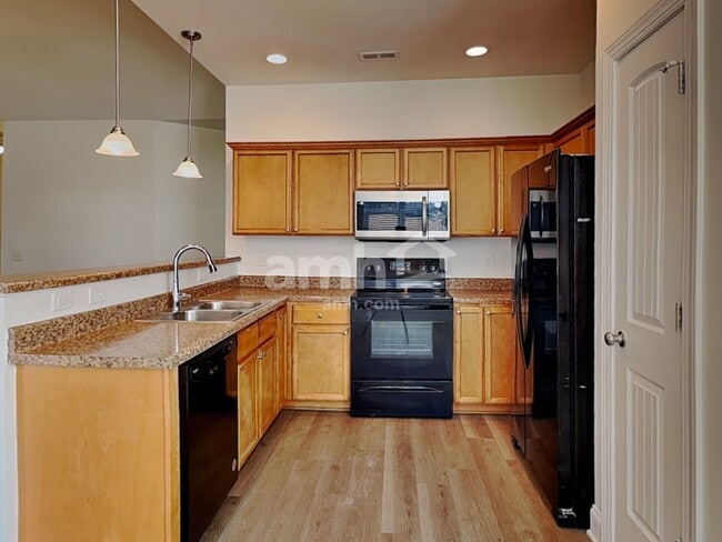 Foto del edificio - 166 Sequoia Dr