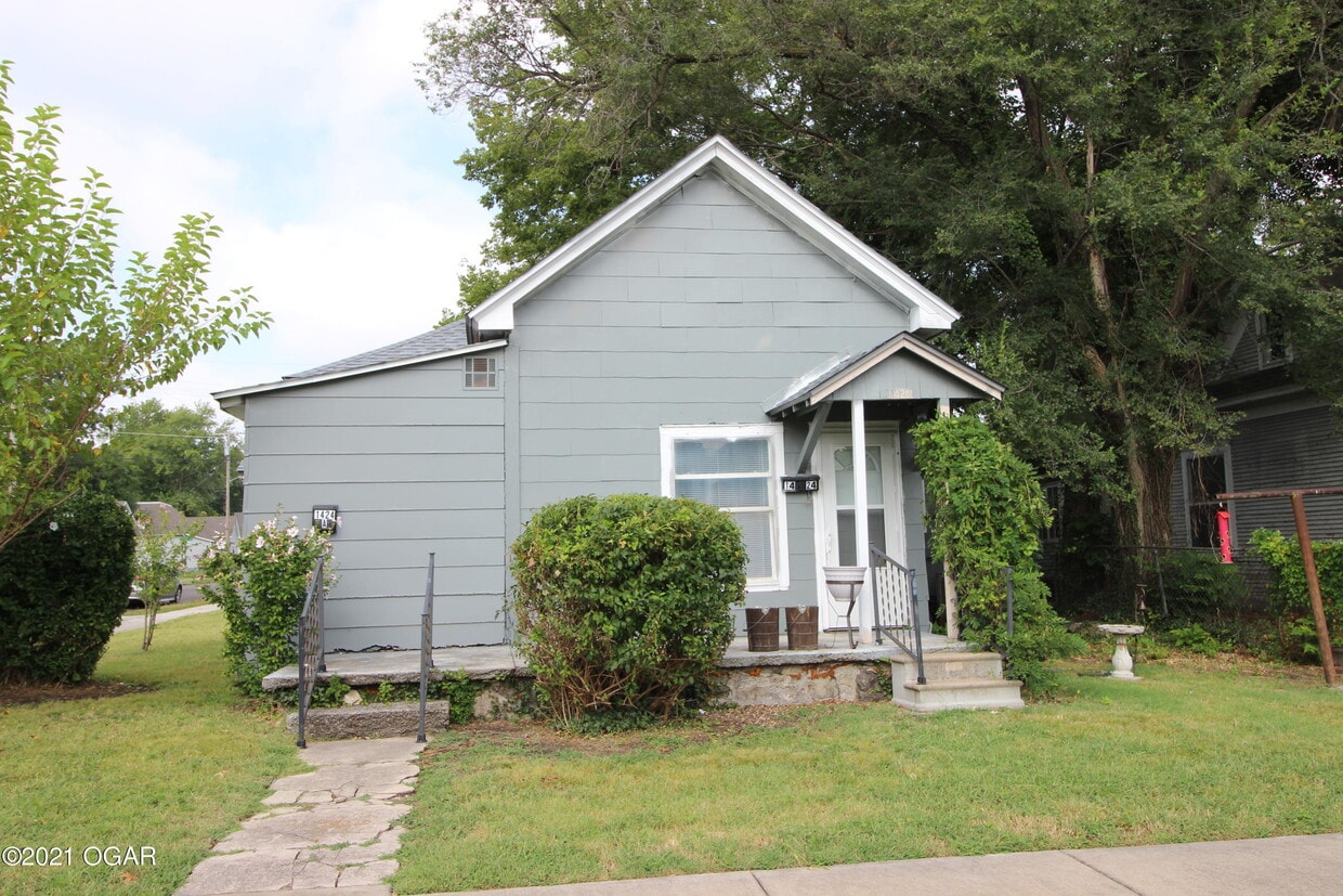 1424 S Moffet Ave Unit B, Joplin, MO 64804 Condo for Rent in Joplin