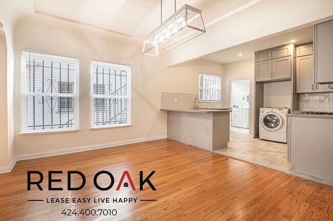 Foto del edificio - Amazing Two Bedroom with Large Windows, Re...