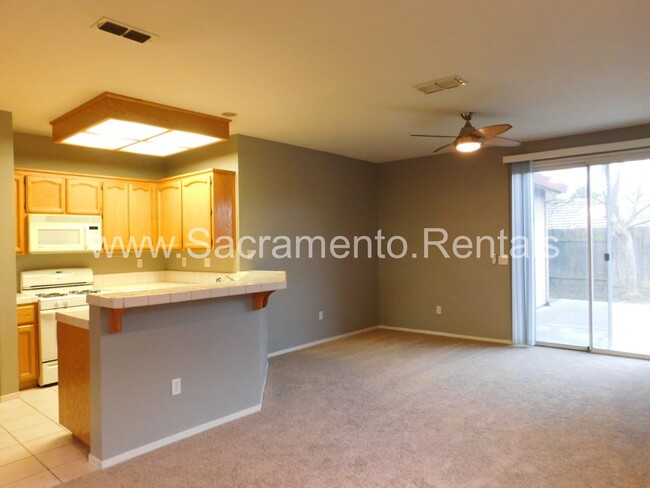 Foto del edificio - Charming 4bd/2ba Citrus Heights House With...