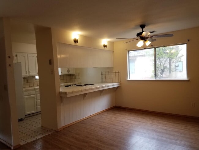 Building Photo - 1463 E Millard Way