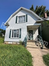 Building Photo - 37 Bierce Ave