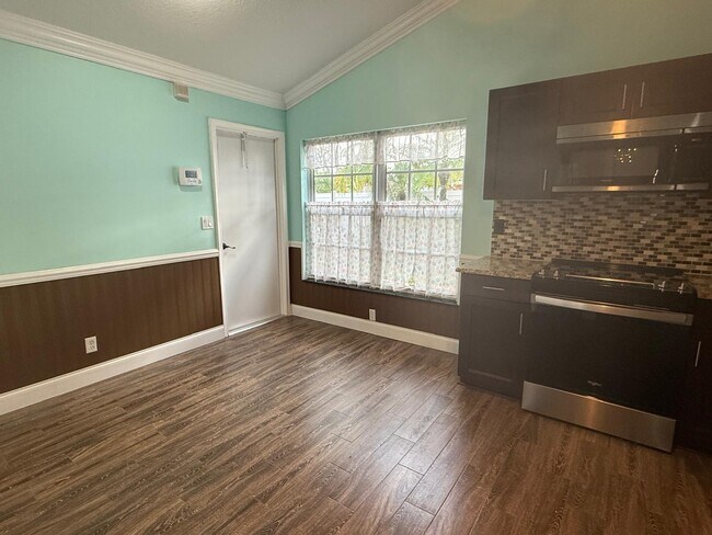 Foto del edificio - 9707 Sun Pointe Dr