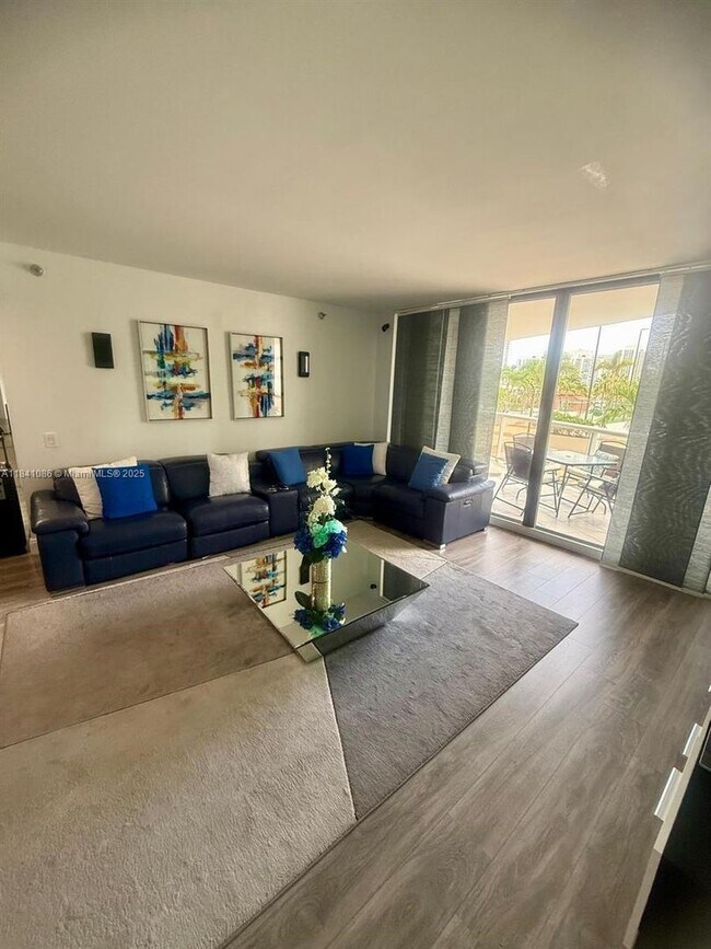 Foto del edificio - 3640 Yacht Club Dr
