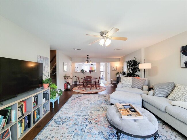 Foto del edificio - 382 N Post Oak Ln