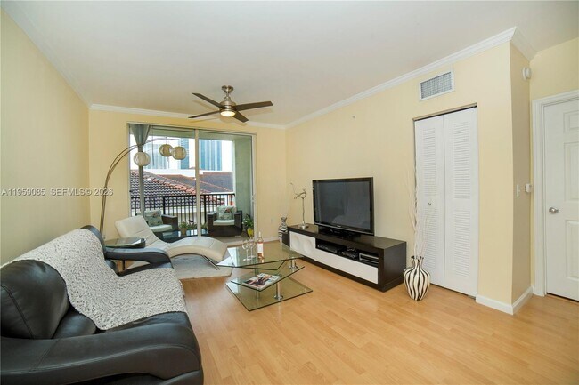 Foto del edificio - 17150 N Bay Rd