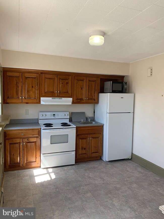 Building Photo - 1415 Riverview Ave