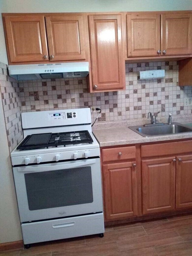 Primary Photo - 374 Inland Dr