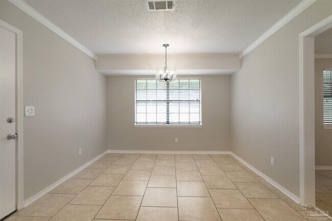 Foto del edificio - 587 Bobwhite Dr