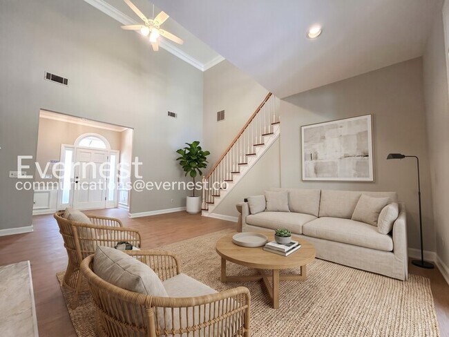 Building Photo - 4580 Village Dr