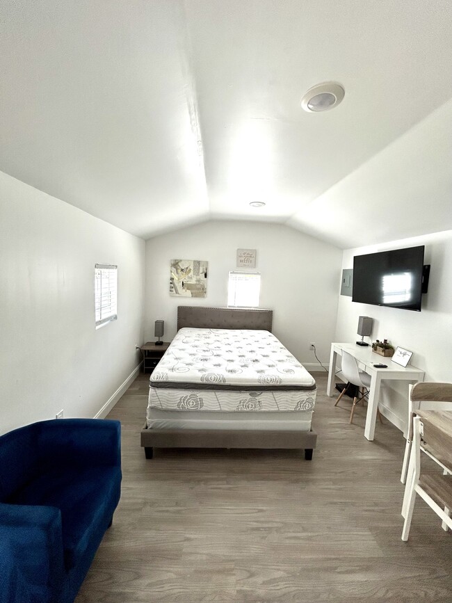 Foto del edificio - 5740 Loop Rd