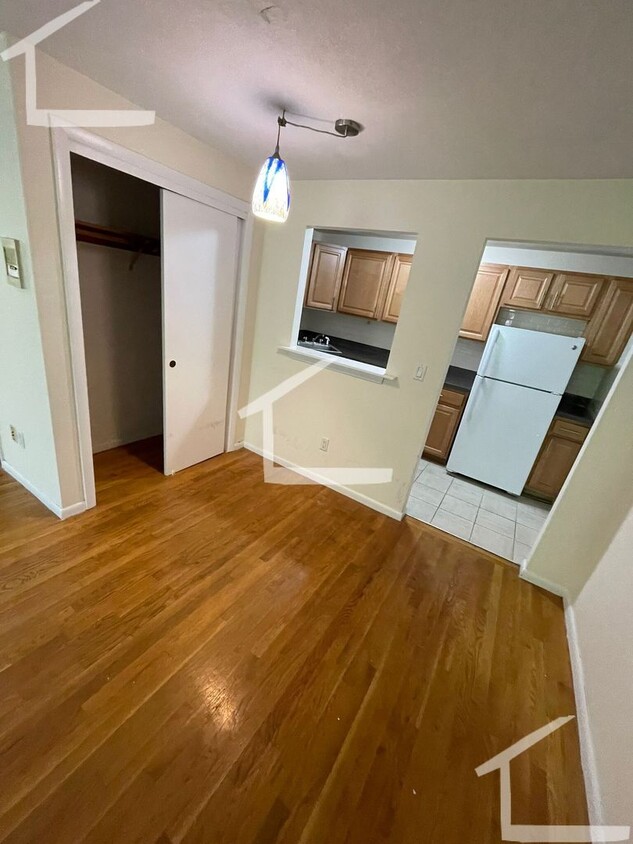 Foto principal - 1 Bedroom w/heat & hot water Union Square ...