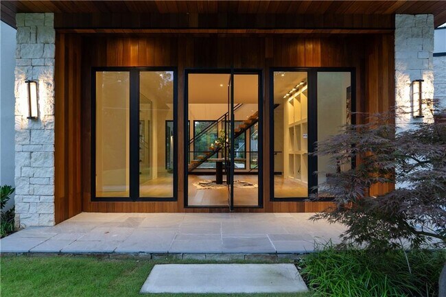 Foto del edificio - 3566 Cantrell Rd NE