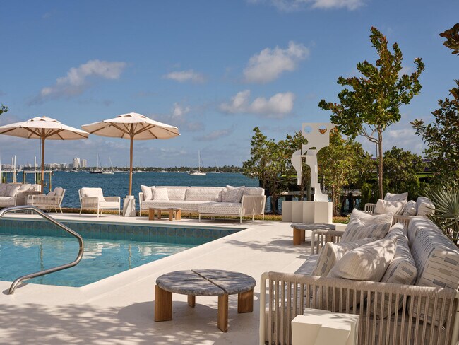 Foto del edificio - 3410 N Flagler Dr