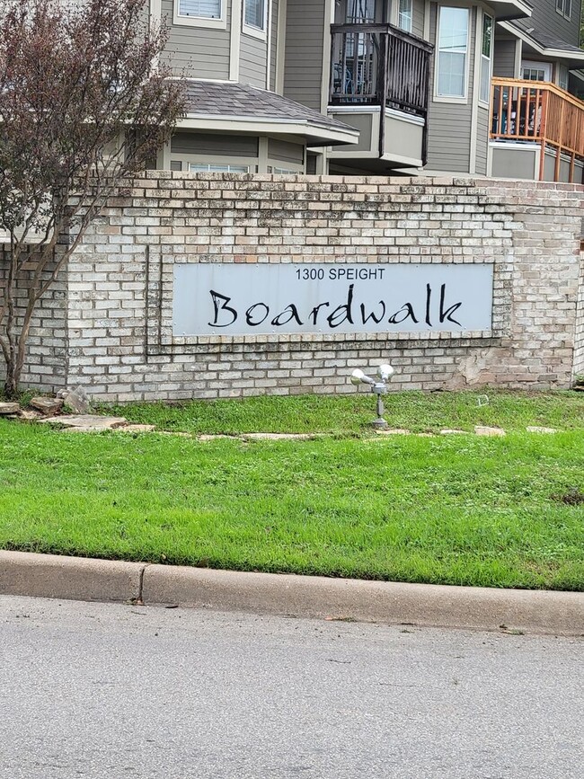 Building Photo - 1334 Park Ave