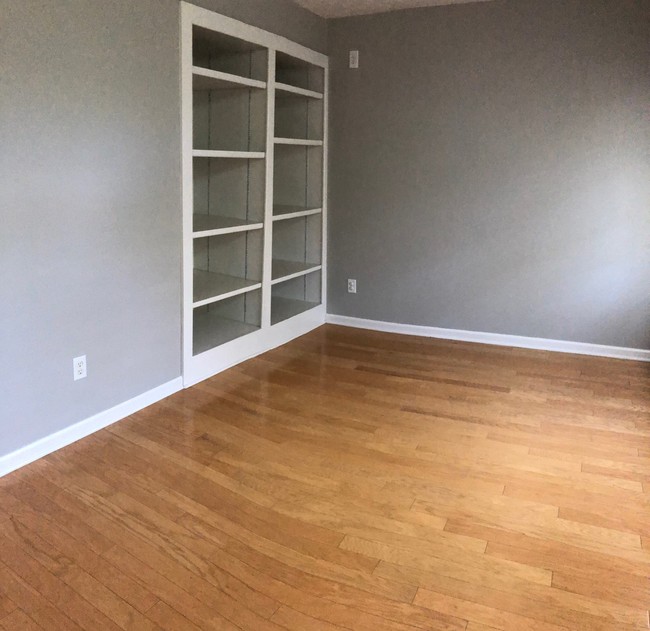 Building Photo - 11715 Anton Dr