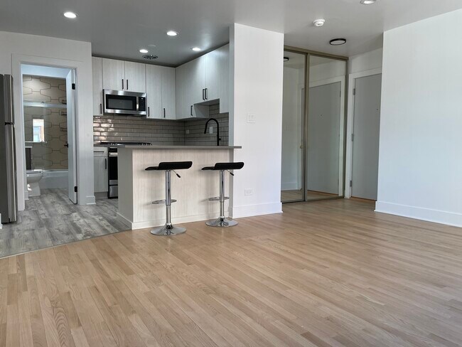 Foto del edificio - 455 W St James Pl