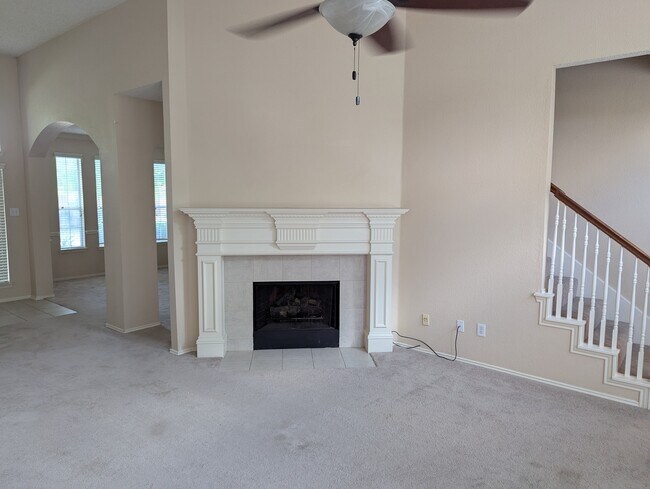 Building Photo - 1433 Fieldstone Dr