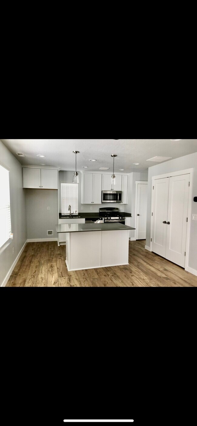 Foto del edificio - 10684 S Oquirrh Lake Rd