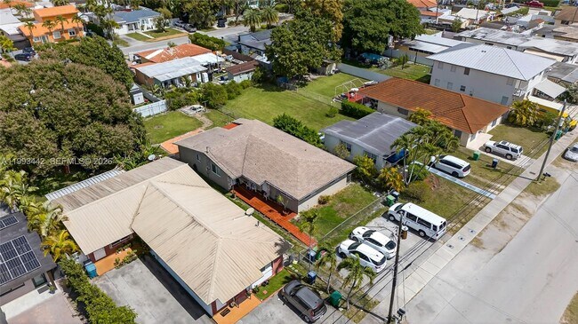 Foto del edificio - 7261 SW 21st St