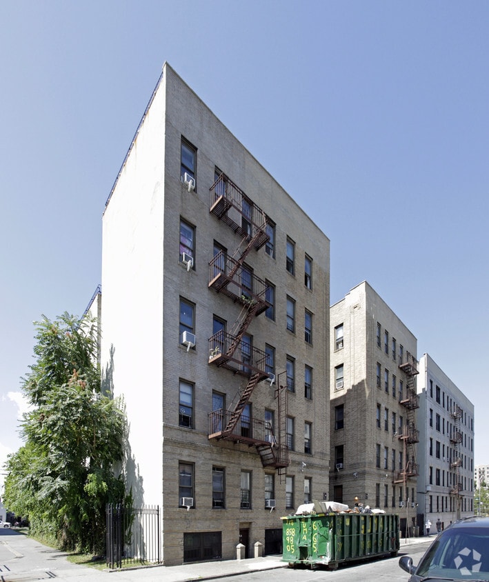 Primary Photo - 450 E 184th St