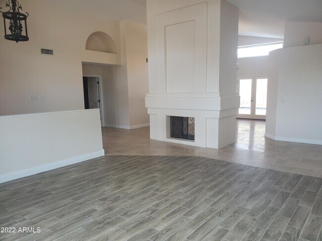 Building Photo - 4902 E Aire Libre Ave