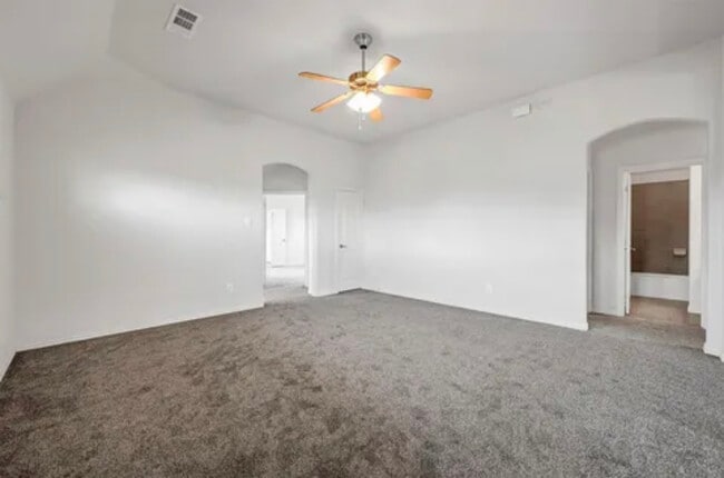 Building Photo - 1018 Ivy Charm Way