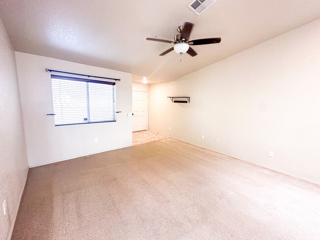 Foto del edificio - 3183 S Ragen Dr