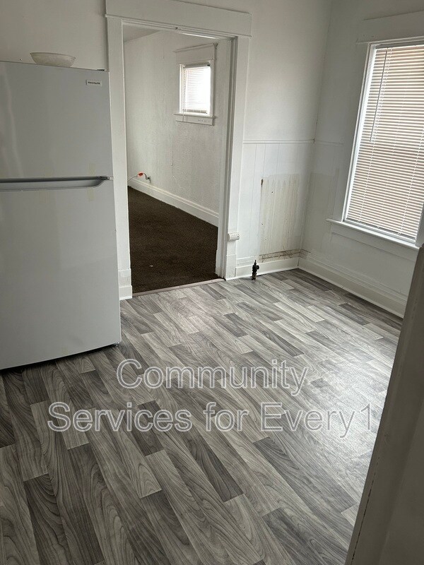 Foto del edificio - 2415 Delaware Ave