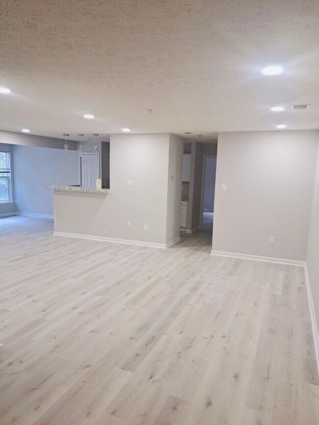 Building Photo - 9755 Reese Farm Rd