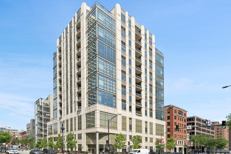 Foto principal - 150 W Superior St