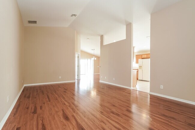 Foto del edificio - 11341 Lake Cypress Loop