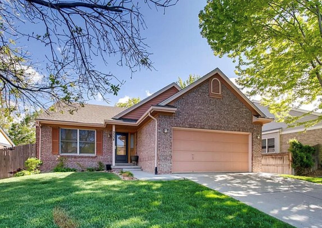Primary Photo - 2534 E 125th Way