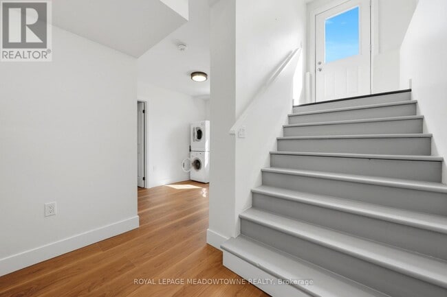 Building Photo - 2718 Bovaird Dr W