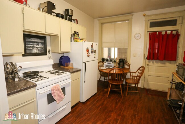 Foto del edificio - 2130 W McLean Ave