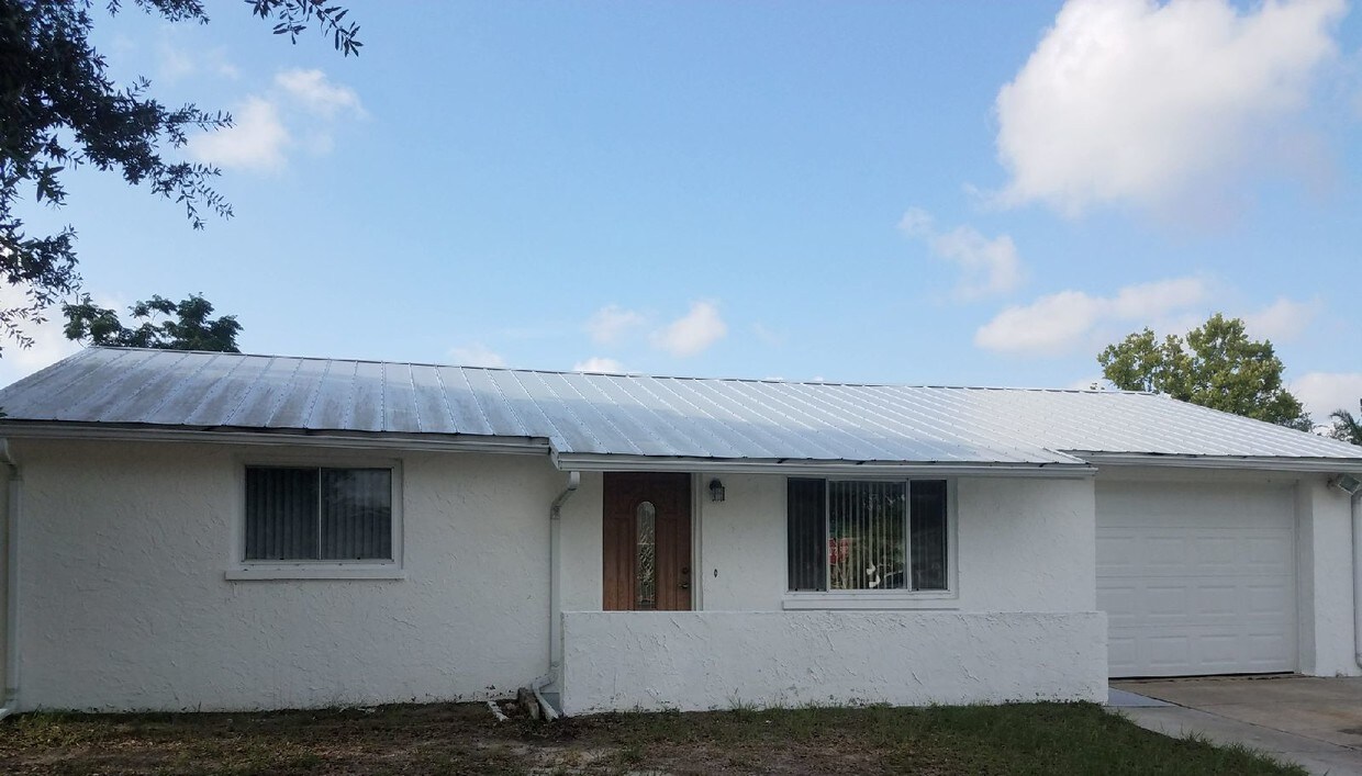 Foto principal - 6317 Estate Dr