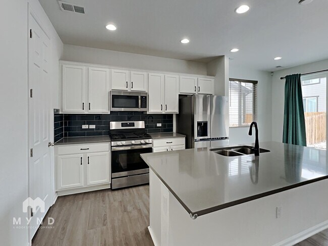 Foto del edificio - 9732 Truckee St