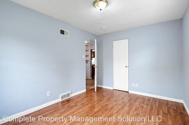Building Photo - 3 br, 1 bath House - 9855 Vickie Pl