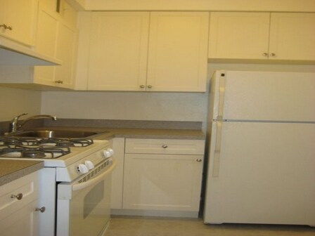 Building Photo - 2750 Homecrest Ave
