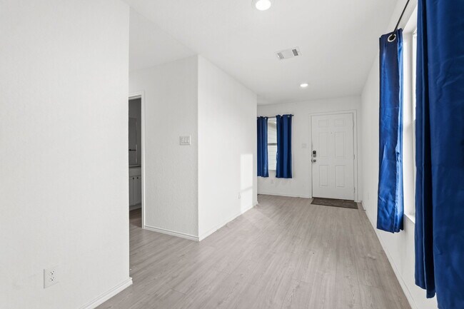 Building Photo - 7235 Eclipse Pl