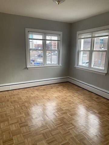 Foto del edificio - 2849 W Farragut Ave