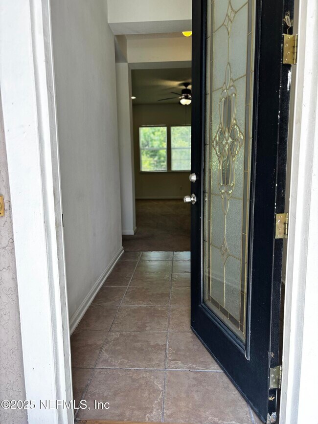 Foto del edificio - 872 Collinswood Dr