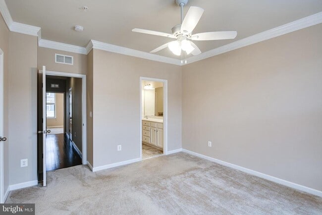 Foto del edificio - 833 Jarrett Ln